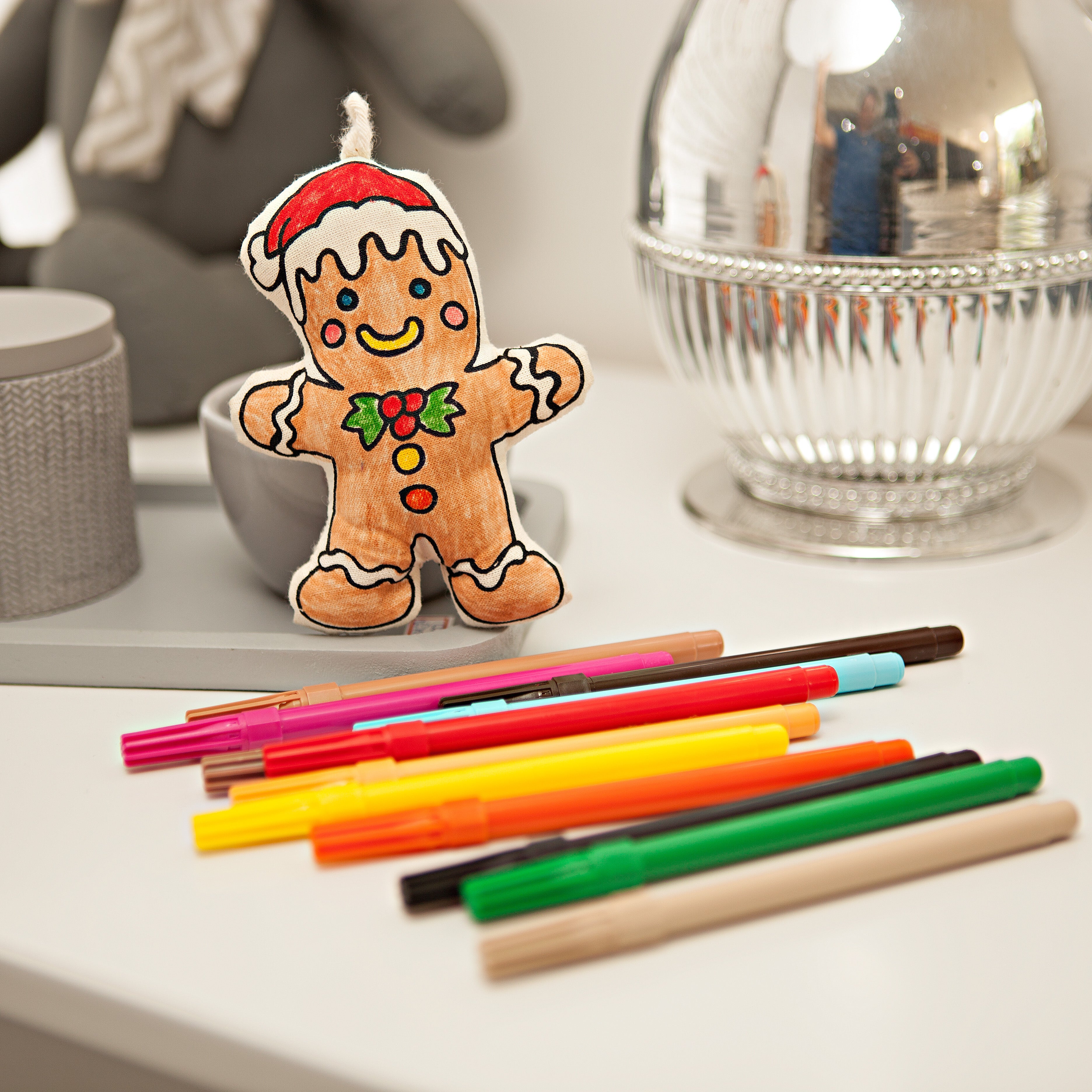 Kiboo Kids - Duo de décorations de Noël - Ensemble de coloriage Bonhomme de pain d'épices et Bonhomme de neige